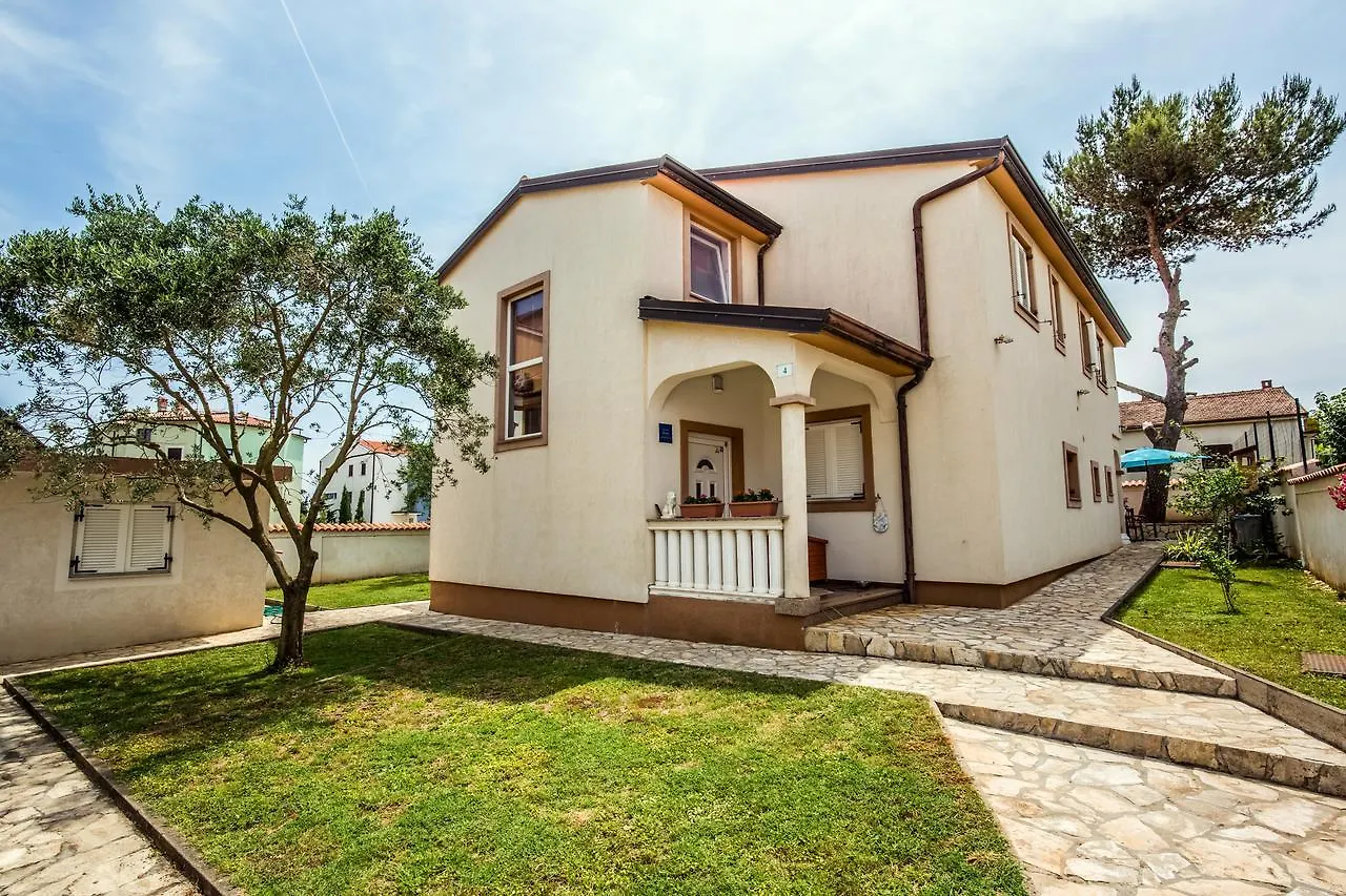 Apartment Carolina Ližnjan