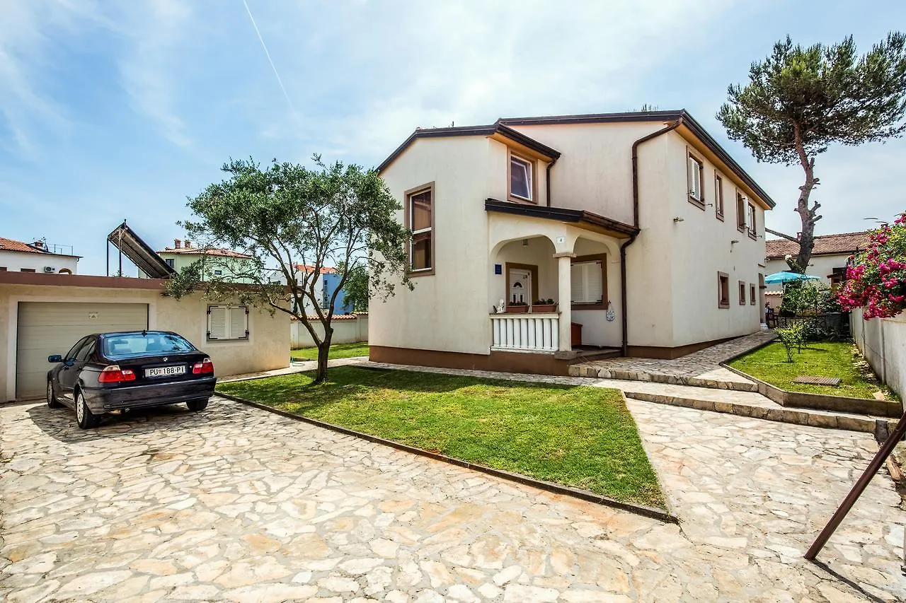 Apartment Carolina Ližnjan