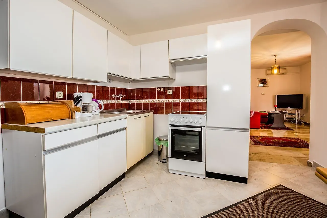 Apartment Carolina Liznjan 0*,  Croatia